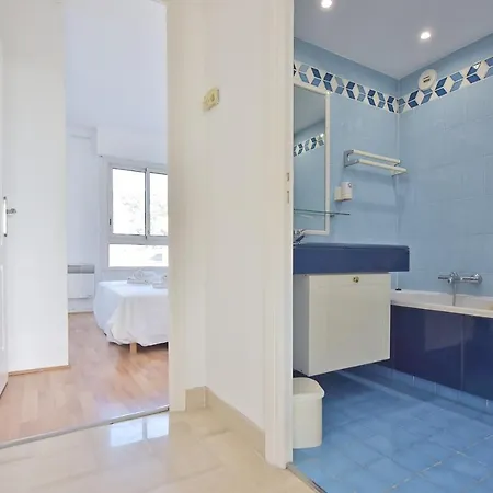 3-br Sea View Swimming Pool Apartment